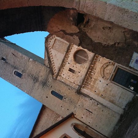 スポレート Casa Religiosa Di Ospitalita San Ponziano Bed & Breakfast エクステリア 写真