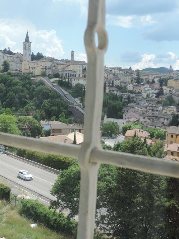 スポレート Casa Religiosa Di Ospitalita San Ponziano Bed & Breakfast エクステリア 写真