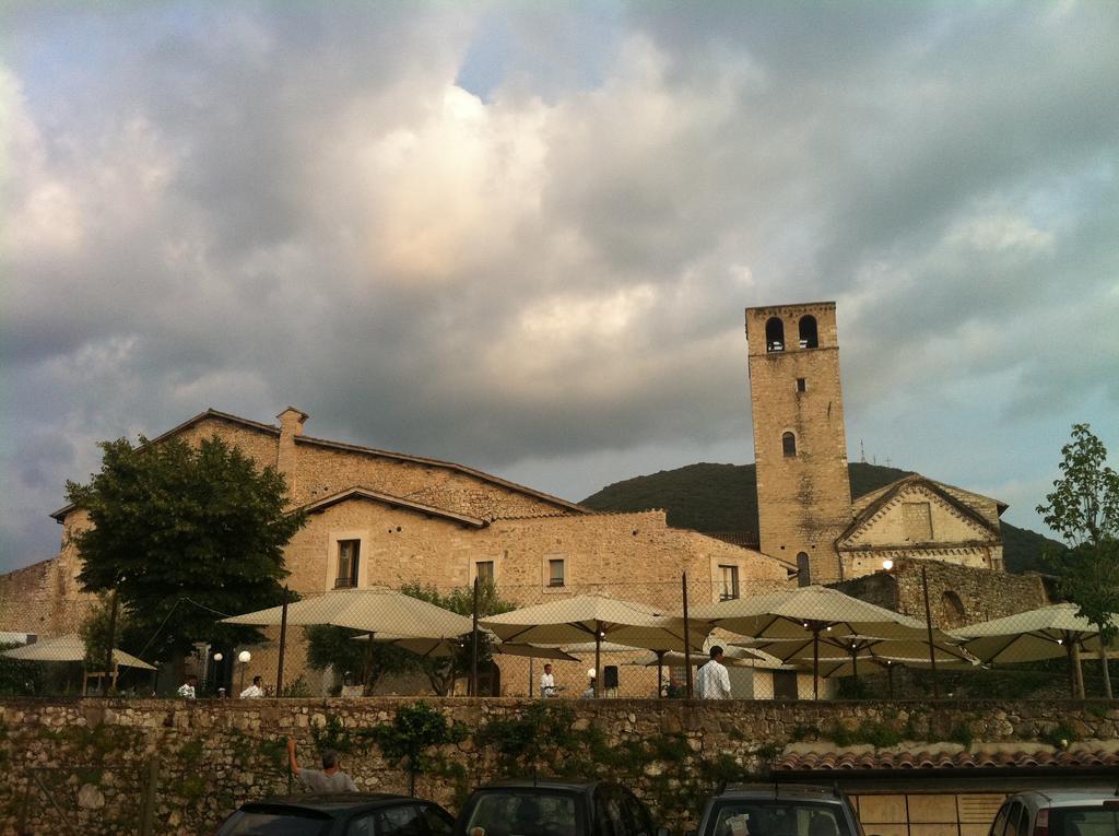 スポレート Casa Religiosa Di Ospitalita San Ponziano Bed & Breakfast エクステリア 写真
